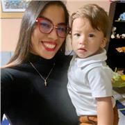 Cuento con mucha paciencia, titulada en Administración de Empresas; nivel inglés intermedio certificado.